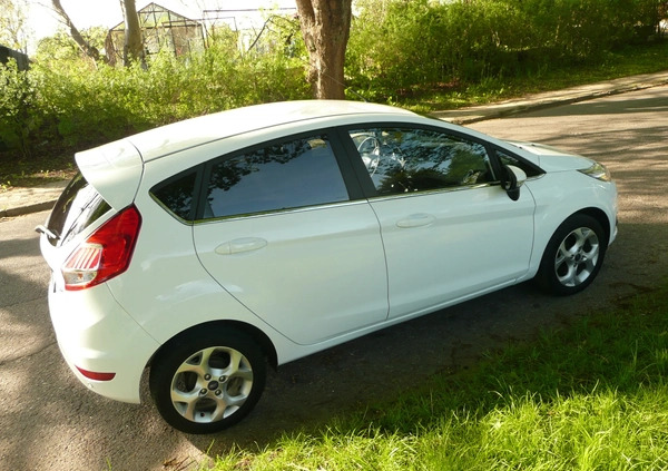 Ford Fiesta cena 38400 przebieg: 51900, rok produkcji 2017 z Koszalin małe 667